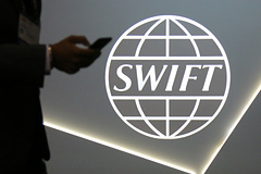 Стало известно о подготовке SWIFT к применению санкций против российских банков