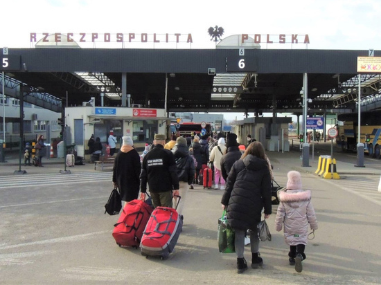 Украиналық босқындарды қабылдаған Еуропа мигранттар дағдарысының қайталануынан қорқады