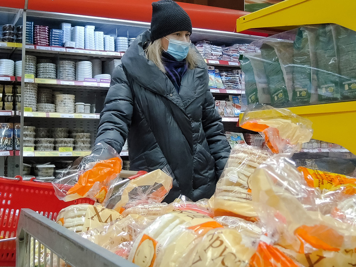 В магазин идти страшно: россияне сравнили свои чеки на продукты