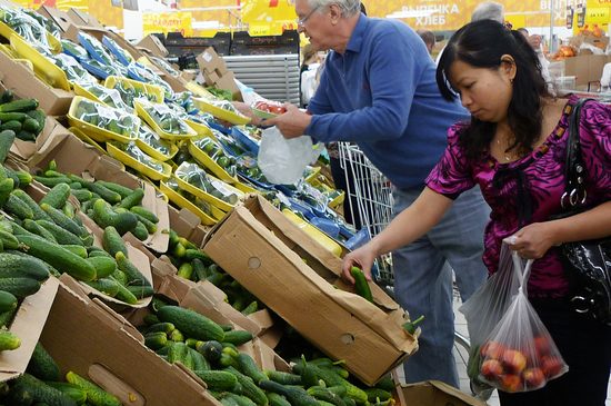 Что остановит рост цен на огурцы и помидоры: импортеры снижают поставки