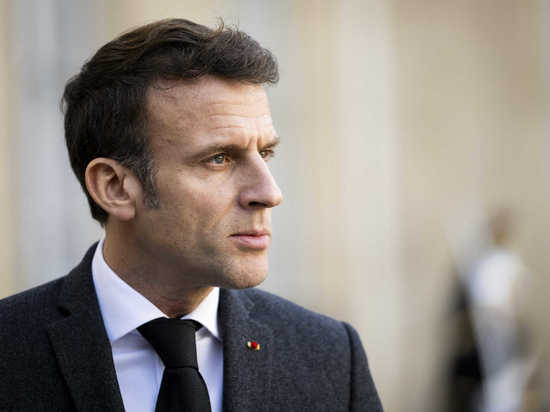 Французы объявили президенту Макрону «пенсионную битву»